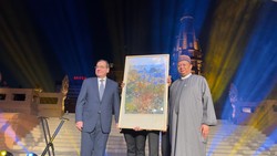 HE Tarek El-Molla, Minister of Petroleum and Mineral Resources, presented the award to OPEC Secretary General