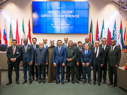 OPEC Ministers and officials at the Secretariat