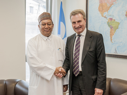HE Günther Oettinger, the European Commissioner for Budget and Human Resources (r) and HE Mohammad Sanusi Barkindo, OPEC Secretary General