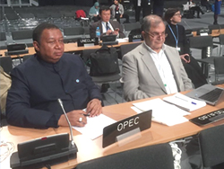 HE Mohammad Sanusi Barkindo, OPEC Secretary General (l); and Mr. Mohammad Zarie Zare, OPEC's Environmental Coordinator