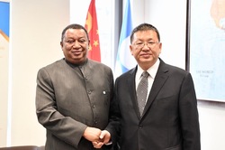 OPEC Secretary General, HE Mohammad Sanusi Barkindo (l), and the Administrator of the National Energy Administration of the People’s Republic of China, HE Zhang Jianhua